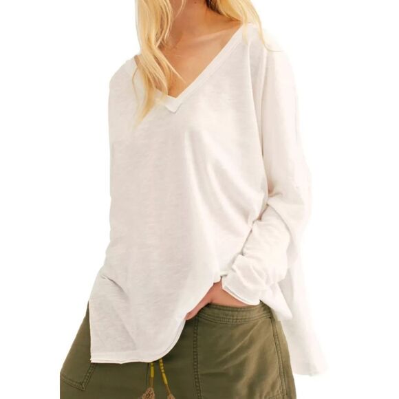 We The Free x FP OB1078864 Women's Sz Small White On My Mind V-Neck Shirt - Picture 9 of 10